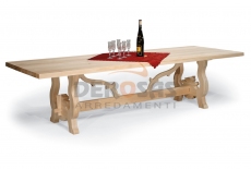 Tavolo in legno massiccio di pioppo